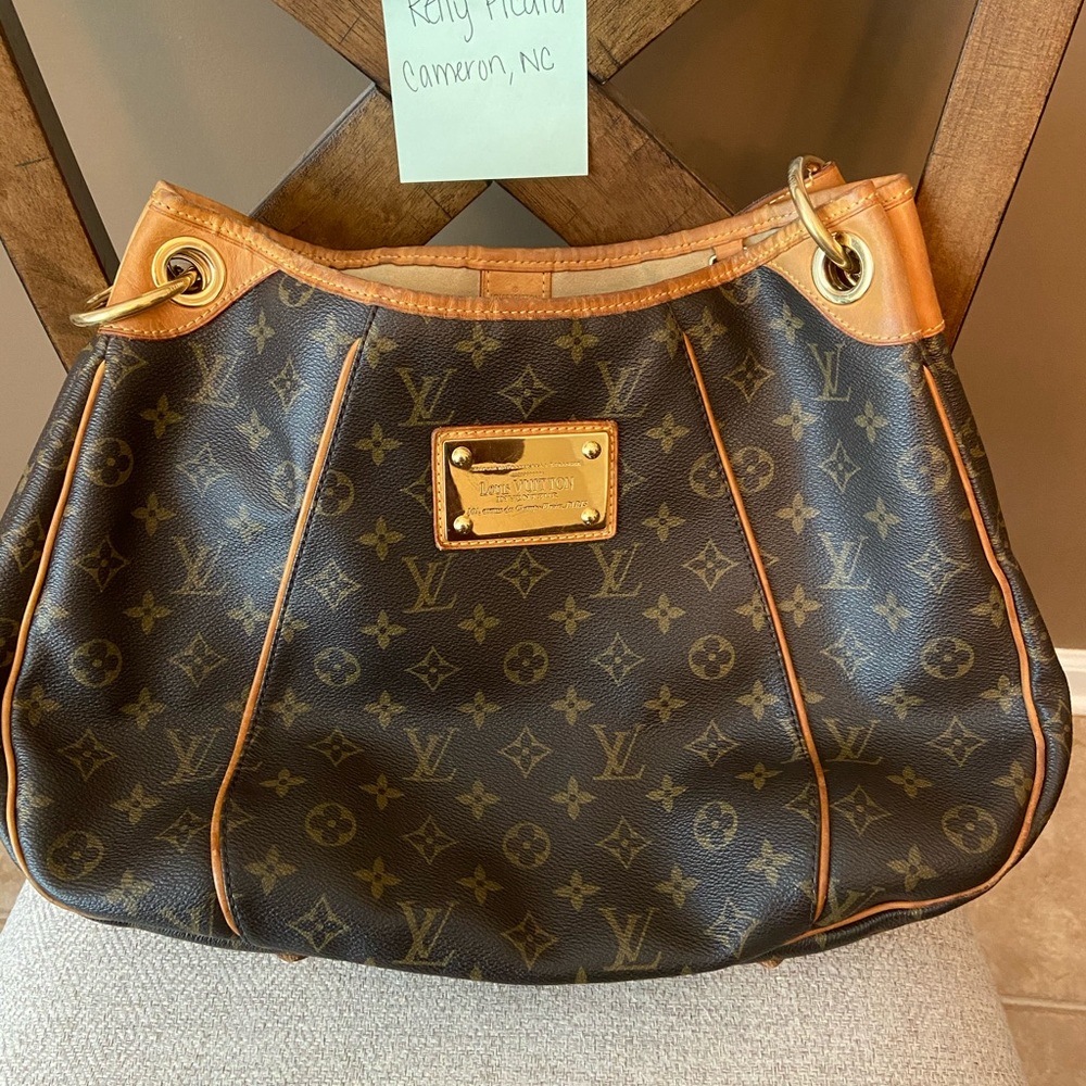 Louis Vuitton Galliera PM